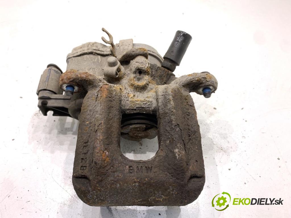 BMW F25 SUV 2016 180 kW xDrive 28 i 1997 brzdič třmen pravý zadní část 