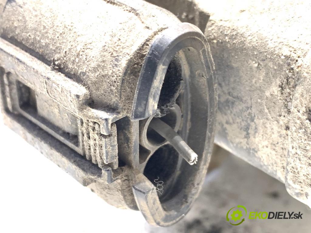 BMW F25 SUV 2016 180 kW xDrive 28 i 1997 brzdič třmen pravý zadní část