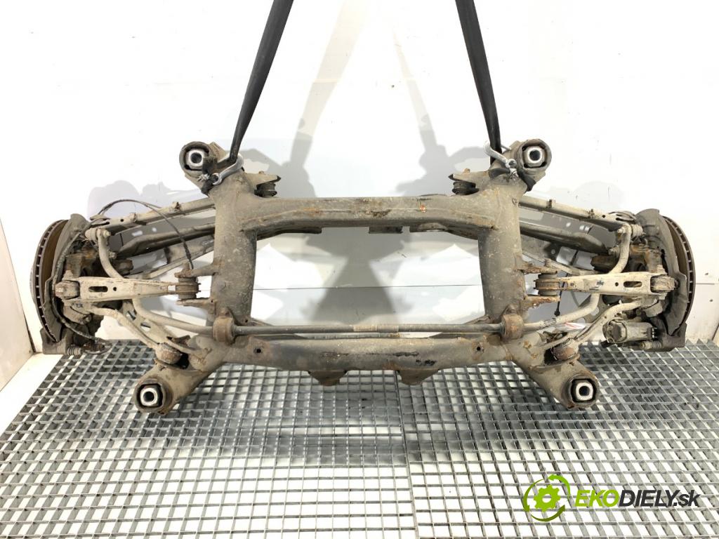 BMW F25 SUV 2016 180 kW xDrive 28 i 1997 Výstuha zad 