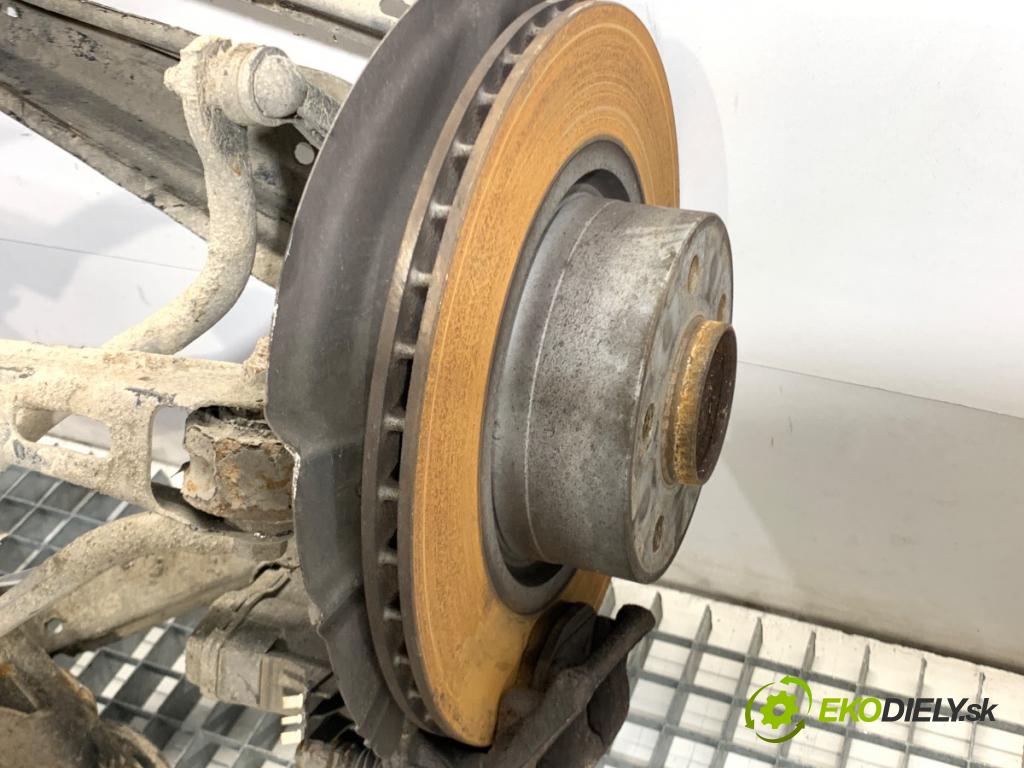 BMW F25 SUV 2016 180 kW xDrive 28 i 1997 Výstuha zad