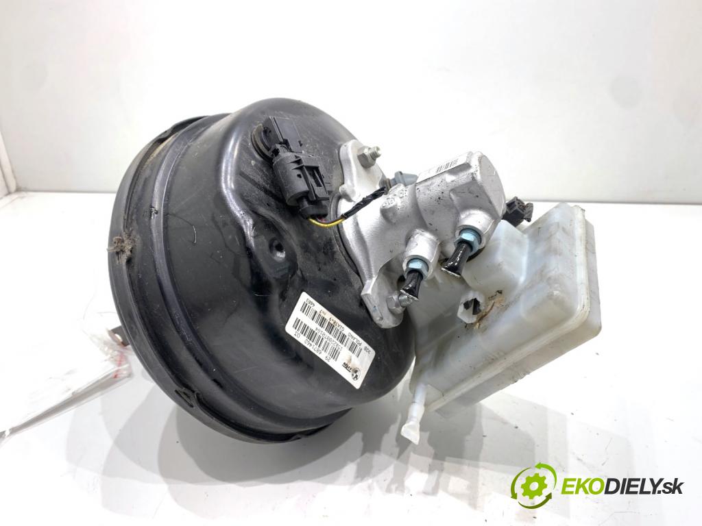 BMW F25 SUV 2016 180 kW xDrive 28 i 1997 posilovač bŕzd 6871462