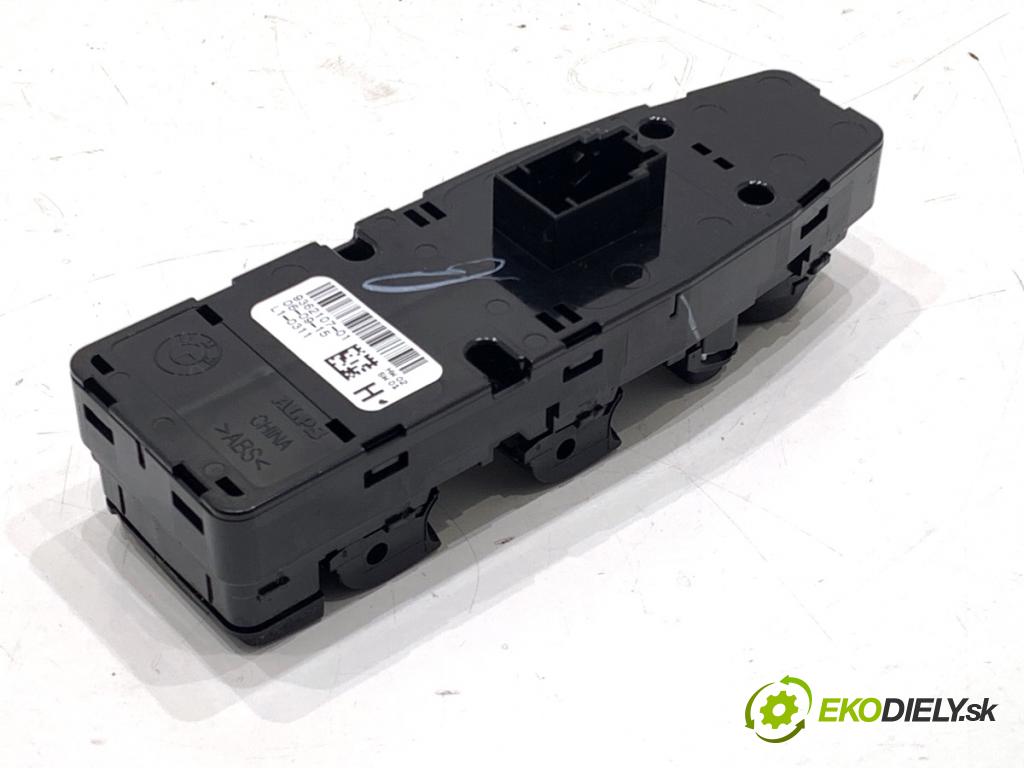 BMW F25 SUV 2016 180 kW xDrive 28 i 1997 Prepínač okien  (Prepínacie páčky pod volantom)