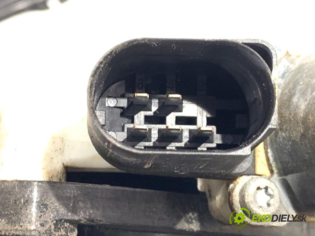 BMW F25 SUV 2016 180 kW xDrive 28 i 1997 mechanismus okna levý přední část 7355635