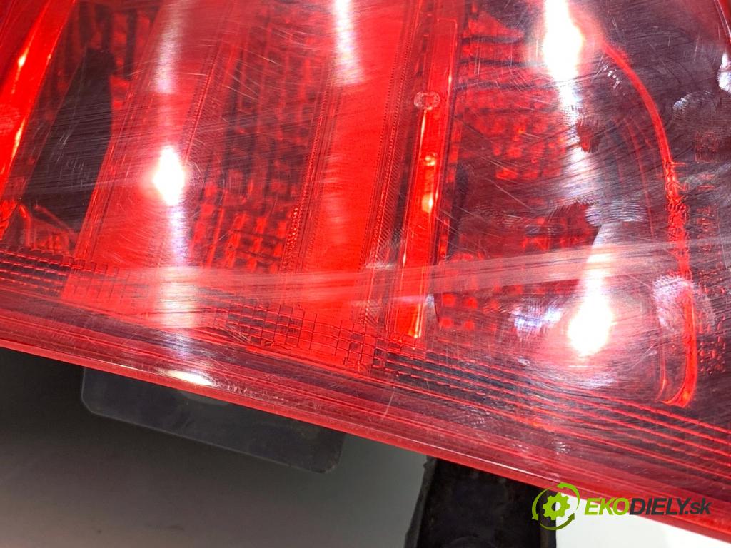 BMW F25 SUV 2016 180 kW xDrive 28 i 1997 Svetlo pravy zad 7220242