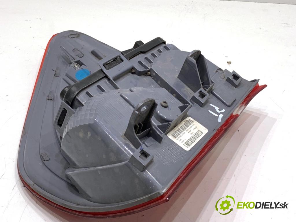 BMW F25 SUV 2016 180 kW xDrive 28 i 1997 Svetlo pravy zad 7220242