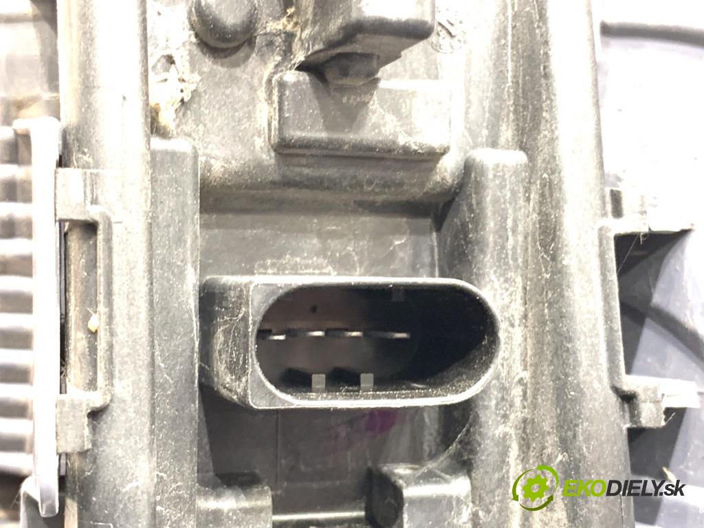 BMW F25 SUV 2016 180 kW xDrive 28 i 1997 Svetlo pravy zad 7220242