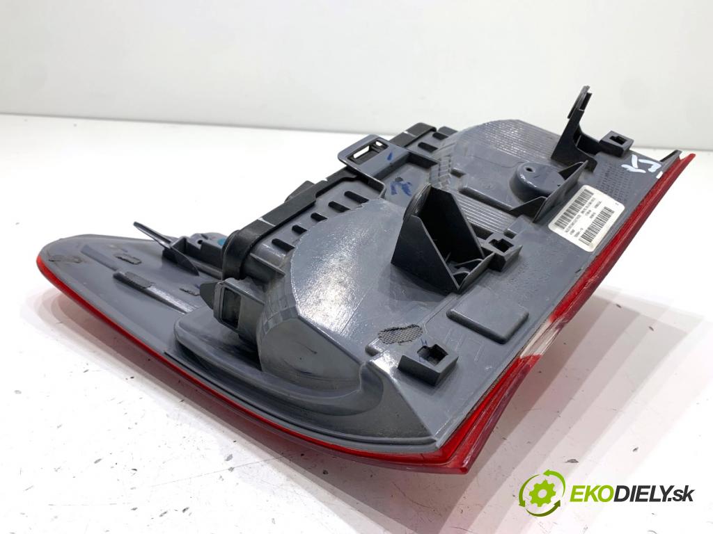 BMW F25 SUV 2016 180 kW xDrive 28 i 1997 světlo levý zadní část 7220241