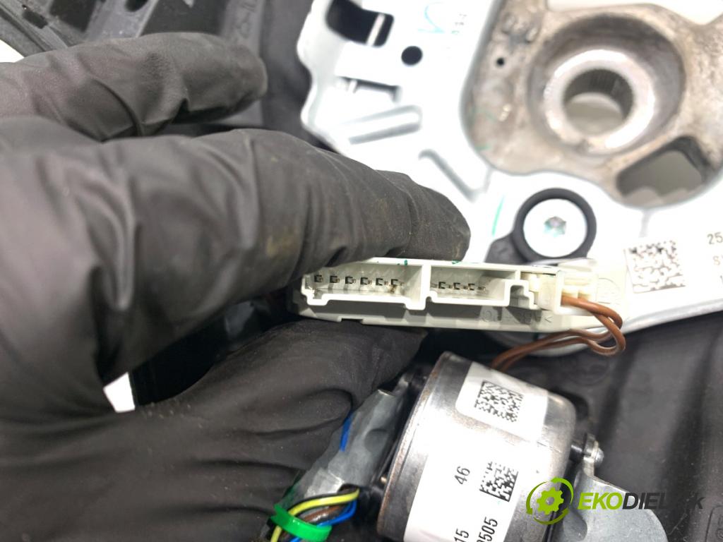 BMW F25 SUV 2016 180 kW xDrive 28 i 1997 volant  (Volant)