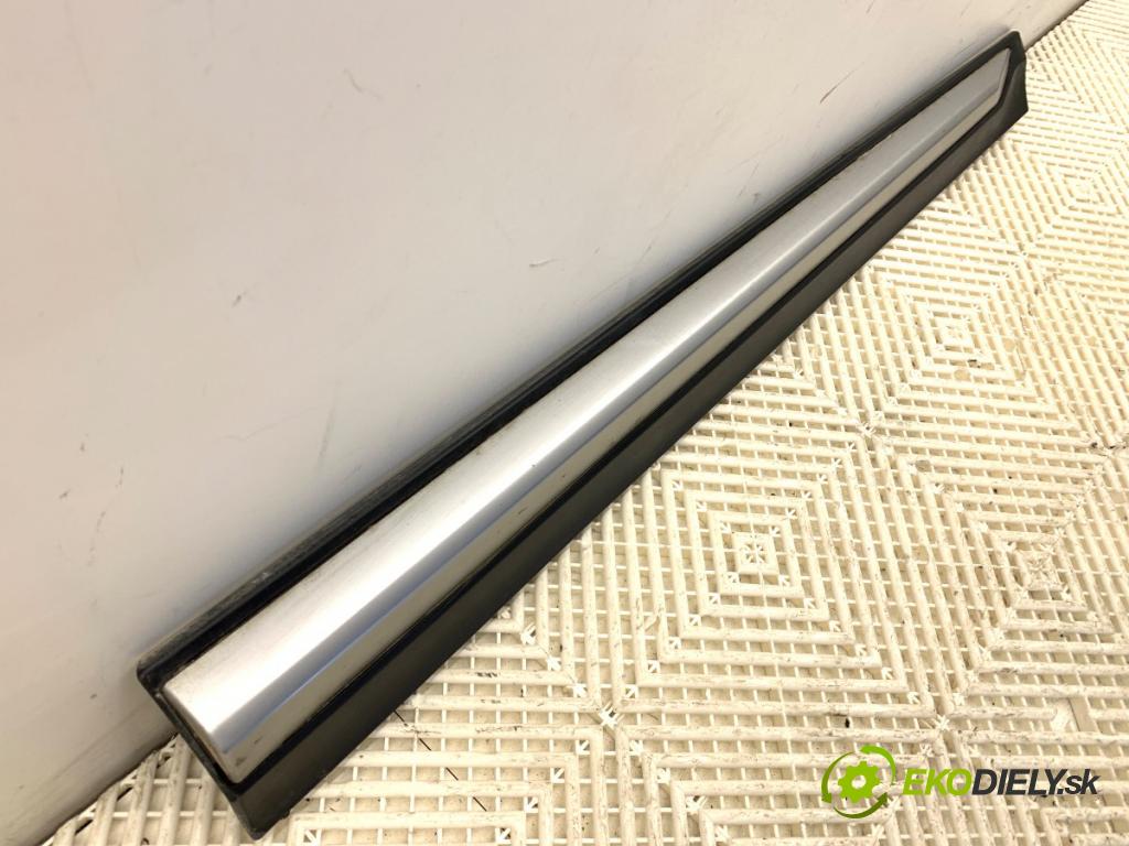 BMW F25 SUV 2016 180 kW xDrive 28 i 1997 Lišta Dvere pravy predný