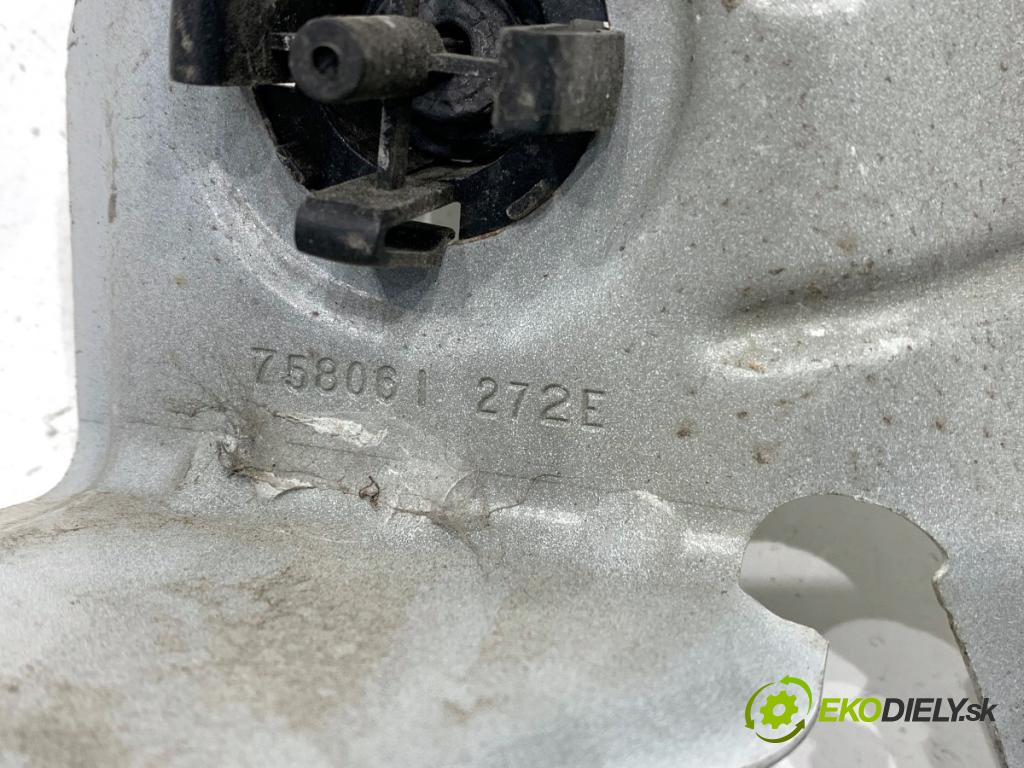 BMW F25 SUV 2016 180 kW xDrive 28 i 1997 uchycení držák blatníka pravý přední část 758061