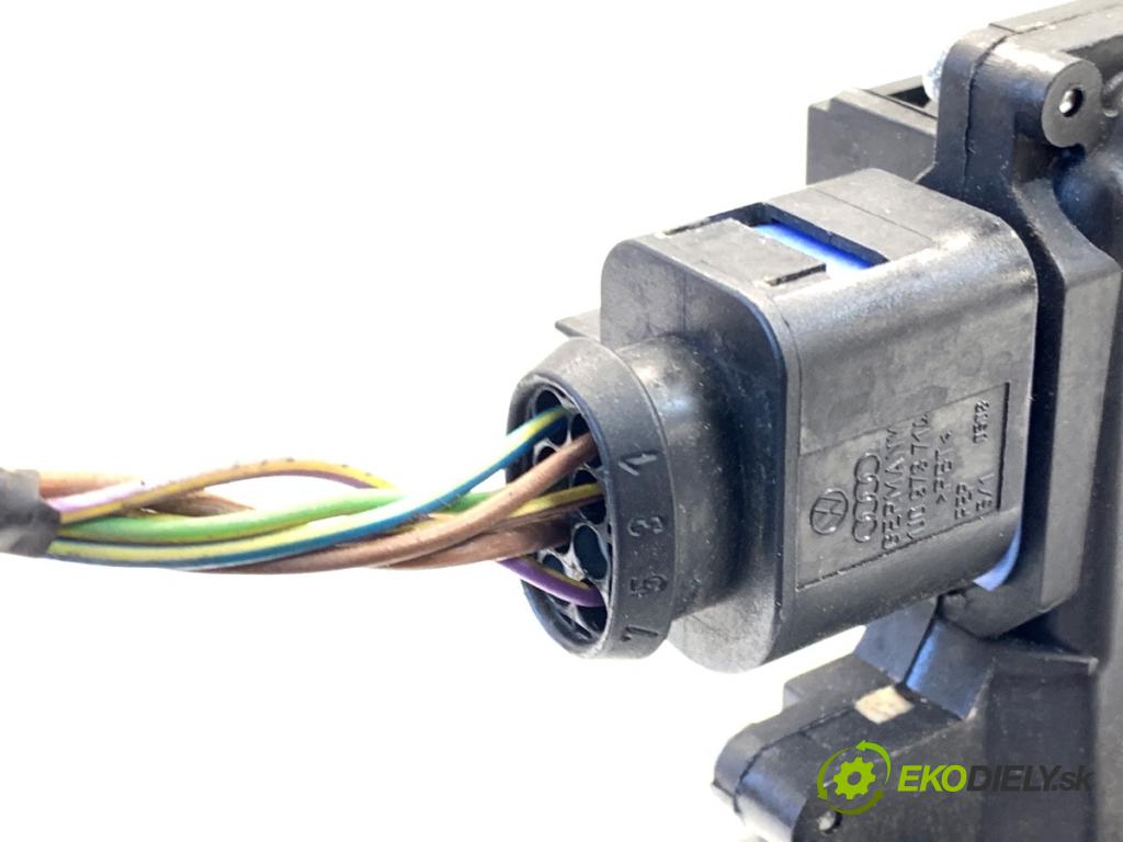 SKODA ROOMSTER nadwozie wielkoprzestrzenne (MPV) 2012 63 kW 1.4 1390 zámok dveře levý zadní část 5J7839015B