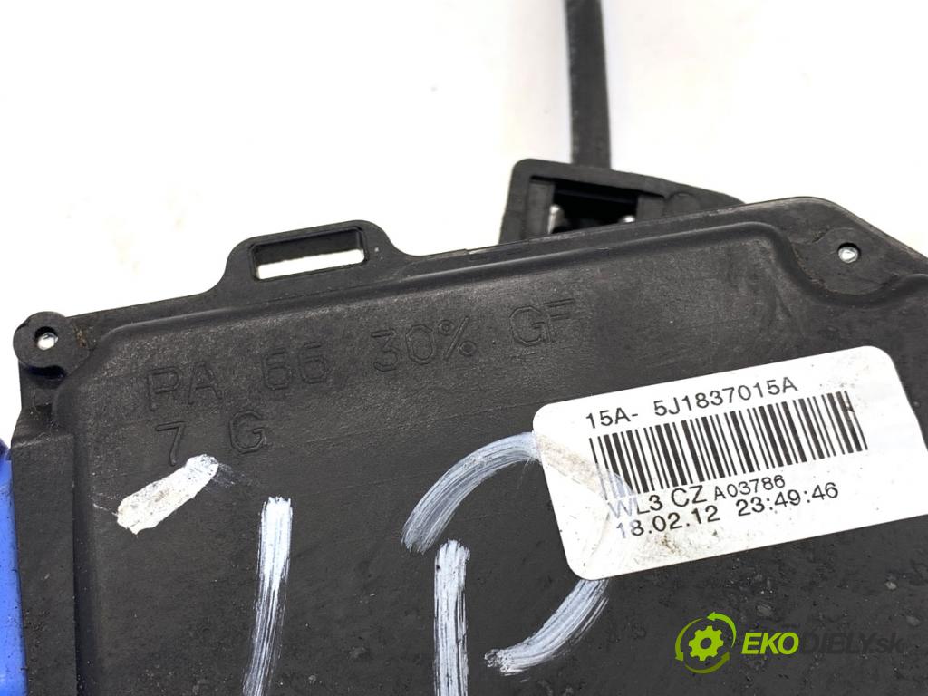 SKODA ROOMSTER nadwozie wielkoprzestrzenne (MPV) 2012 63 kW 1.4 1390 zámok Dvere ľavy predný 5J1837015A