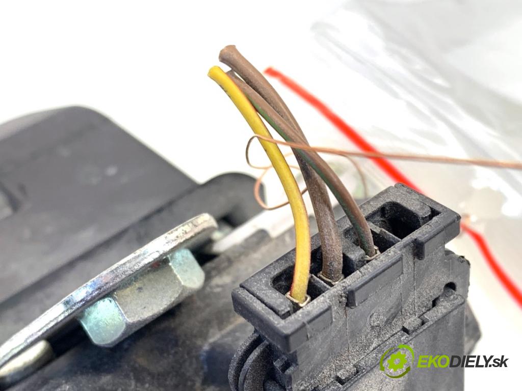 SKODA ROOMSTER nadwozie wielkoprzestrzenne (MPV) 2012 63 kW 1.4 1390 zámok dveří zadní část 5J0827501D