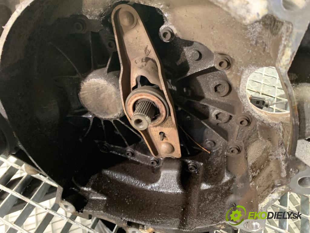 SKODA ROOMSTER nadwozie wielkoprzestrzenne (MPV) 2012 63 kW 1.4 1390 Prevodovka LVC (Prevodovka)