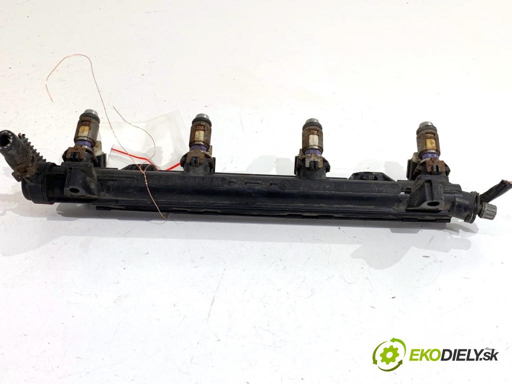 SKODA ROOMSTER nadwozie wielkoprzestrzenne (MPV) 2012 63 kW 1.4 1390 Lišta vstrekovacia 036971824D (Vstrekovacia lišta)