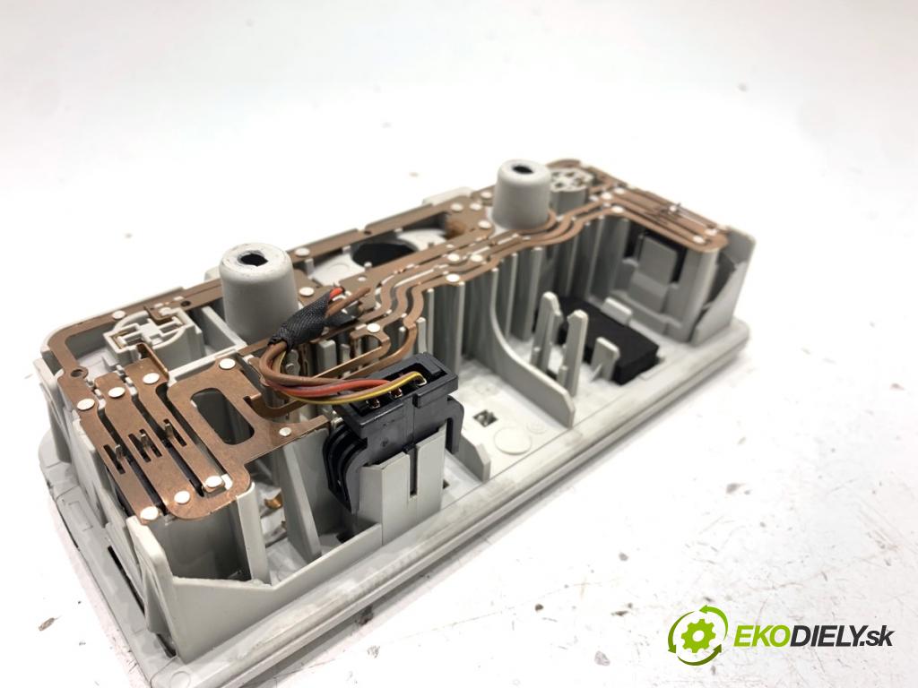 SKODA ROOMSTER nadwozie wielkoprzestrzenne (MPV) 2012 63 kW 1.4 1390 Svetlo stropné 3B0947105C