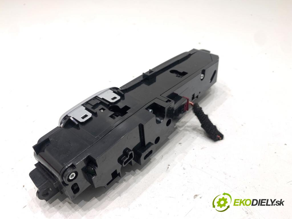 BMW G31 Kombi 2020 140 kW 520 d 1995 Panel Prepínač nápravy REŽIM: JAZDY 6993909