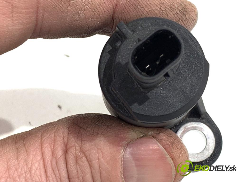 OPEL CROSSLAND SUV 2024 81 kW 1.2 (75) 1199 snímač variabilní fázy 9812046280 (Snímač)