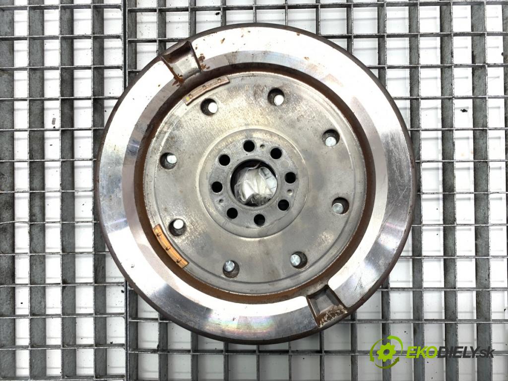 SKODA OCTAVIA IV Kombi 2023 110 kW 2.0 TDI 1968 kolo dvojhmota 05L105266K