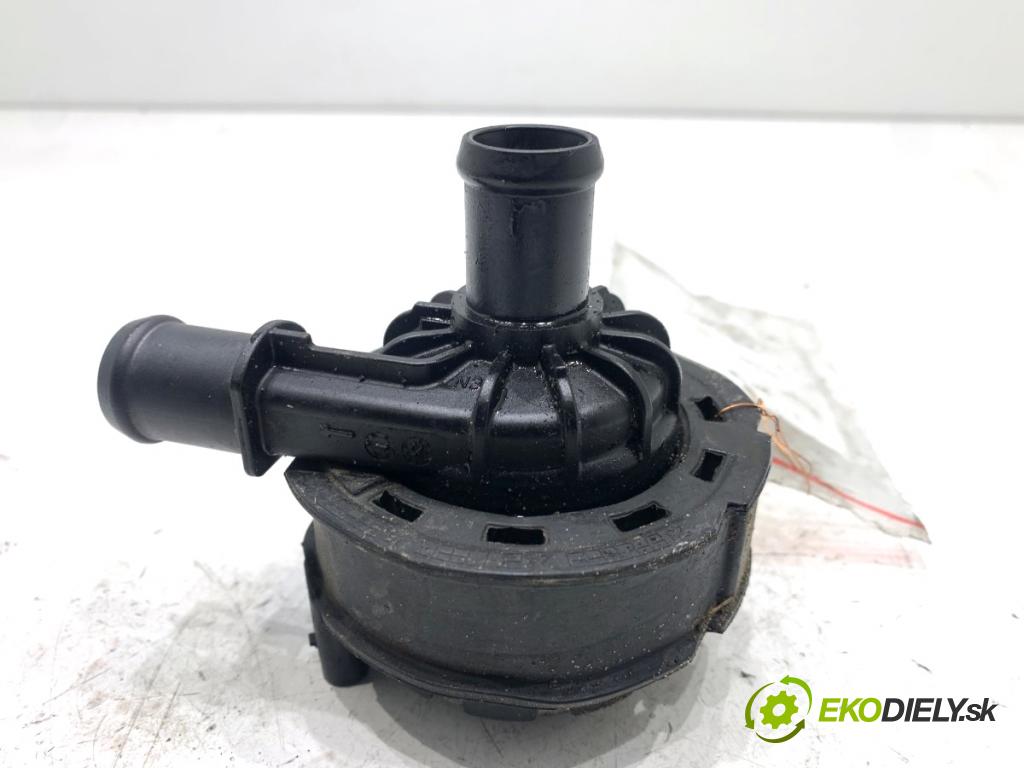 SKODA OCTAVIA IV Kombi 2023 110 kW 2.0 TDI 1968 DALŠÍ: Pumpa vody 3Q0965567E (Vodná pumpa)