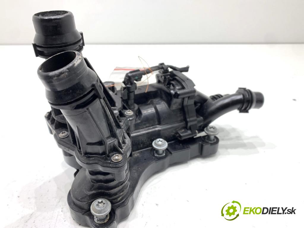 SKODA OCTAVIA IV Kombi 2023 110 kW 2.0 TDI 1968 obal termostatu 05L121111Q (Pouzdro termostatu)