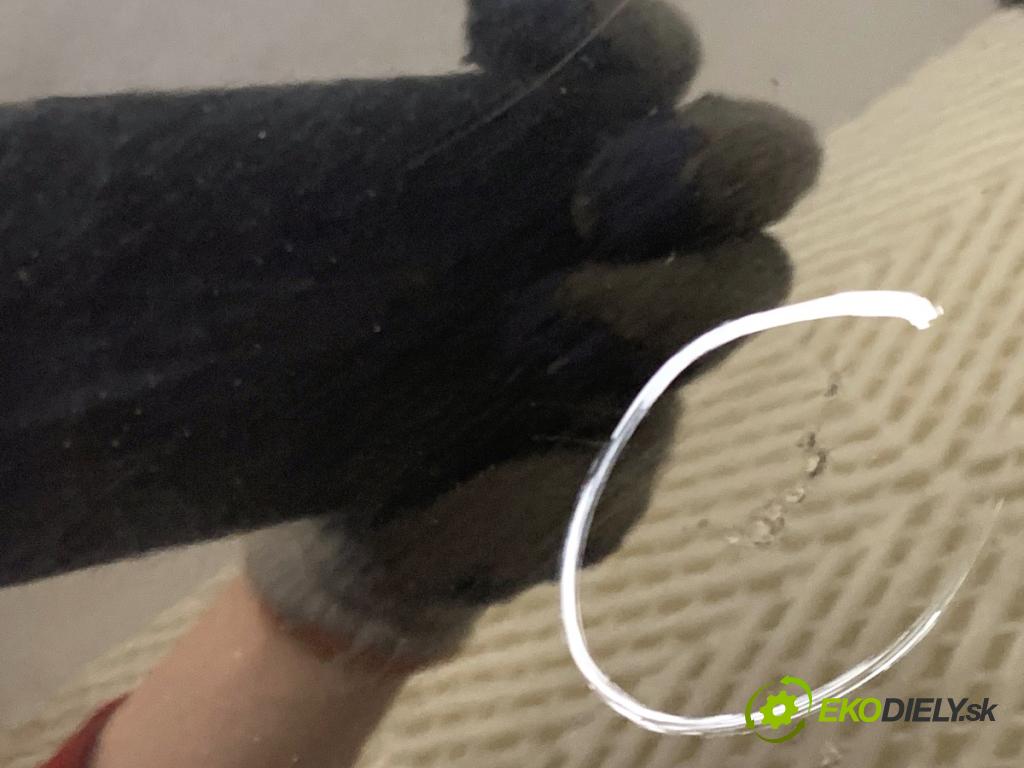 AUDI A6 C7 Kombi 2016 200 kW 3.0 TDI quattro 2967 Nárazník zad LY9T (Kľučka dverí ostatné)