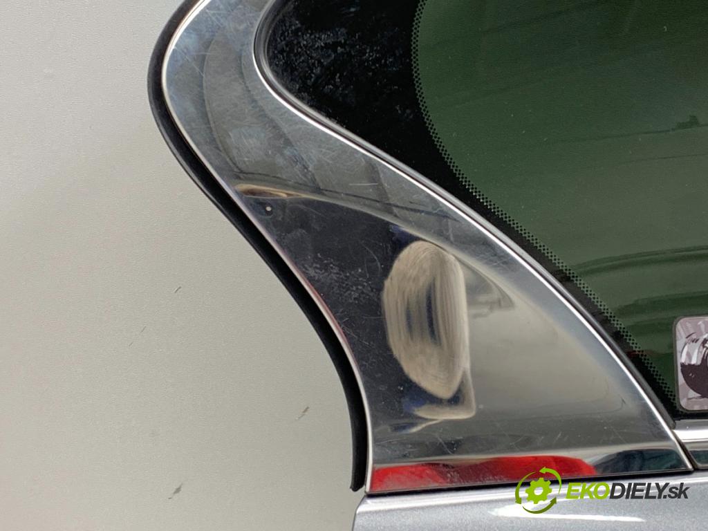 INFINITI Q50 sedan 2014 268 kW 50 Hybrid AWD 3498 dveře pravý zadní část KAD KAD