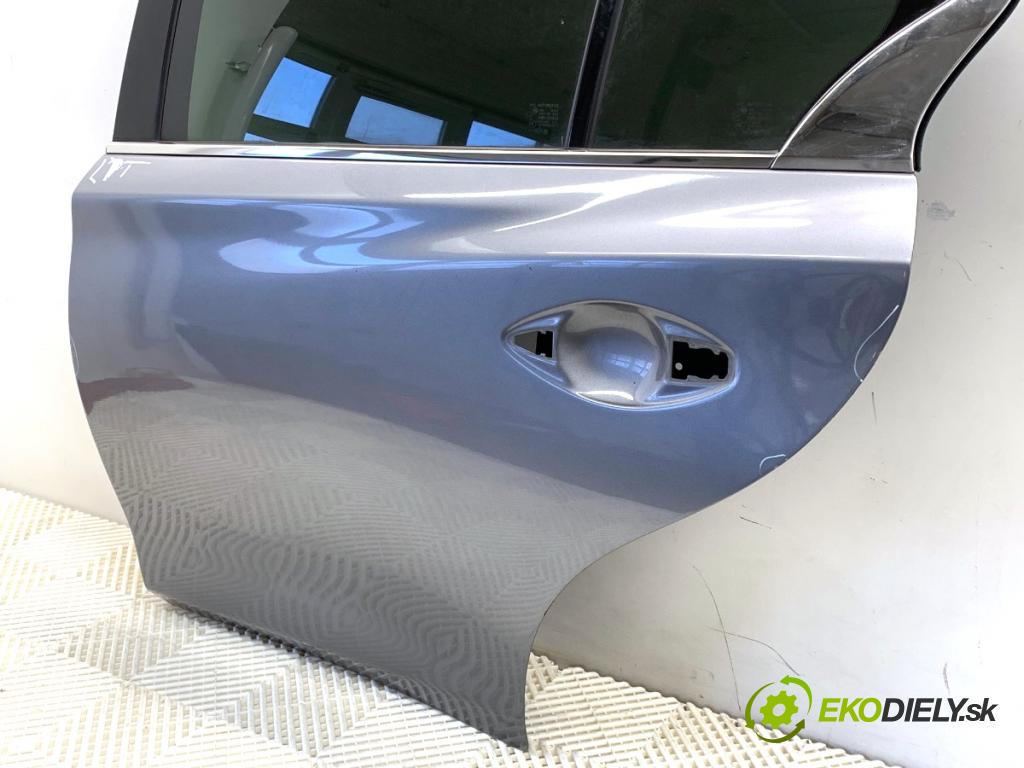 INFINITI Q50 sedan 2014 268 kW 50 Hybrid AWD 3498 dveře levý zadní část KAD KAD