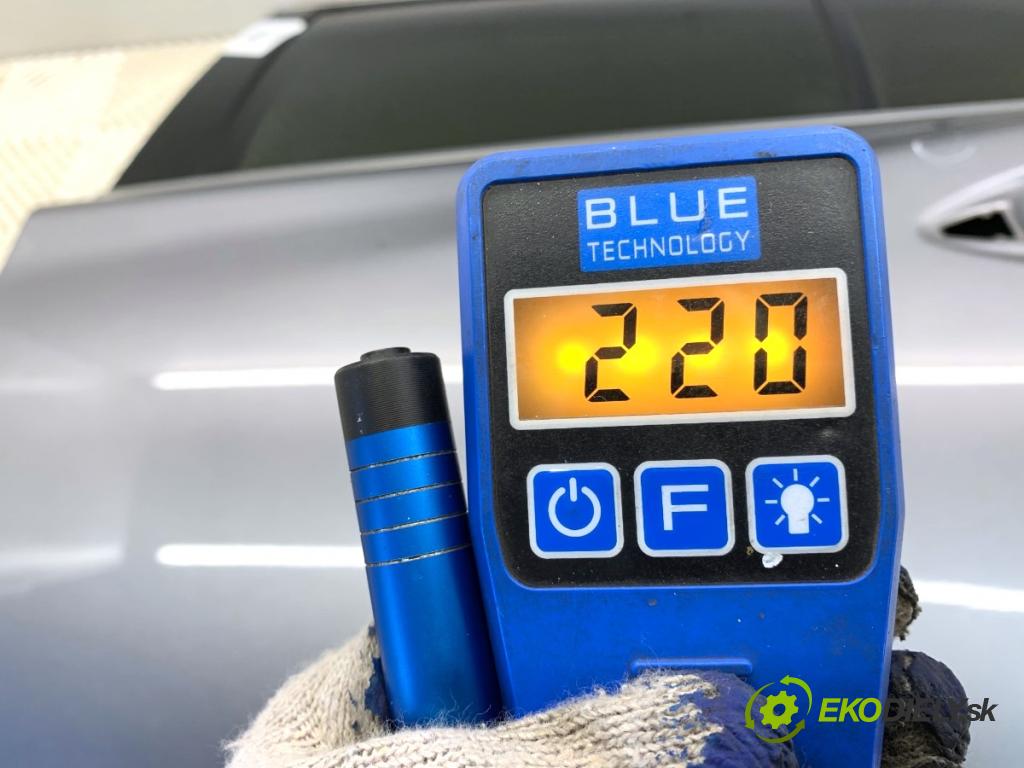 INFINITI Q50 sedan 2014 268 kW 50 Hybrid AWD 3498 dveře levý zadní část KAD KAD