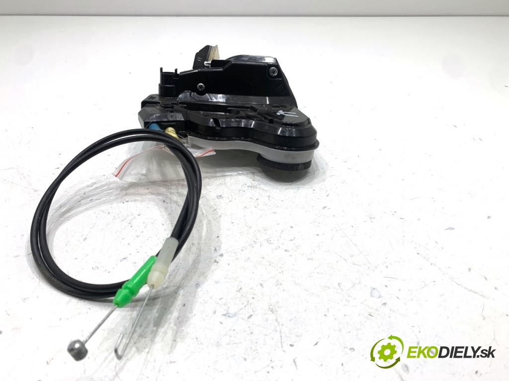 SUZUKI IGNIS III liftback 2017 66 kW 1.2 (ATK412) 1242 zámok Dvere pravy zad