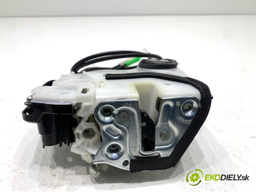 SUZUKI IGNIS III liftback 2017 66 kW 1.2 (ATK412) 1242 zámok Dvere pravy predný 