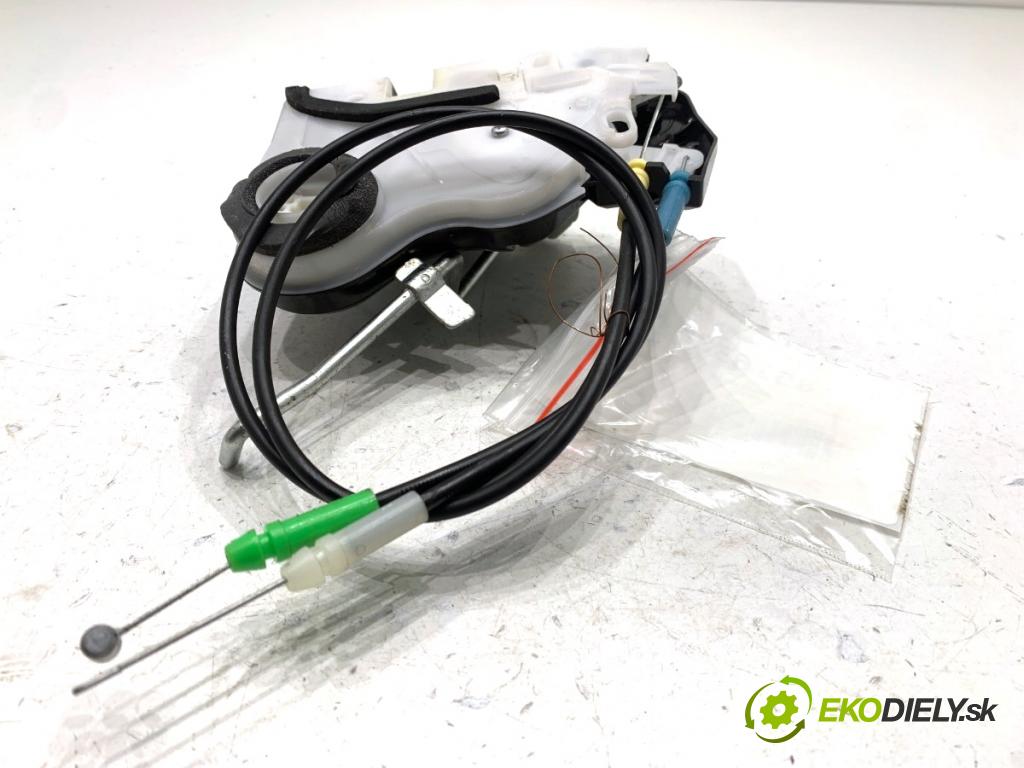 SUZUKI IGNIS III liftback 2017 66 kW 1.2 (ATK412) 1242 zámok Dvere pravy predný