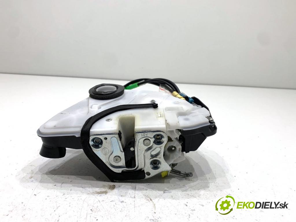 SUZUKI IGNIS III liftback 2017 66 kW 1.2 (ATK412) 1242 zámok Dvere ľavy predný 