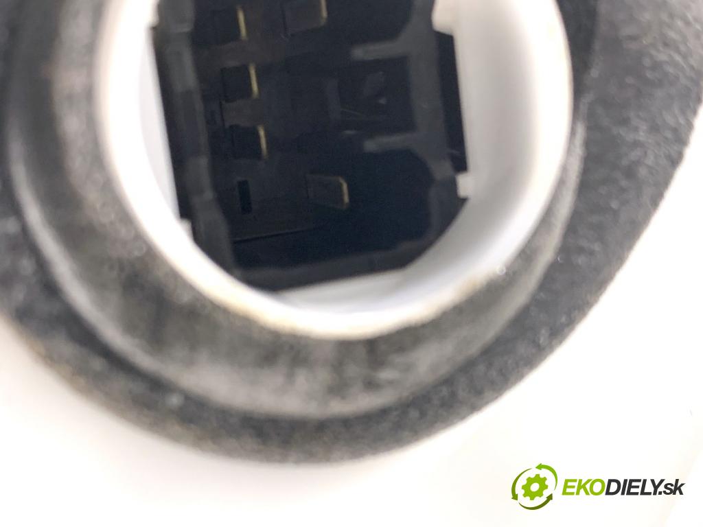 SUZUKI IGNIS III liftback 2017 66 kW 1.2 (ATK412) 1242 zámok Dvere ľavy predný