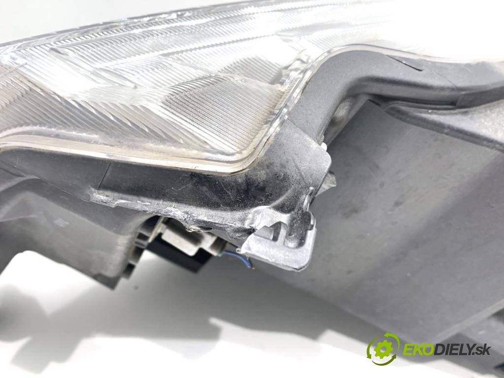 SUZUKI IGNIS III liftback 2017 66 kW 1.2 (ATK412) 1242 světlomet pravý přední část