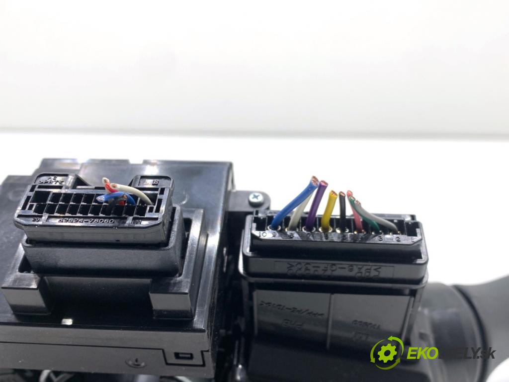 SUZUKI IGNIS III liftback 2017 66 kW 1.2 (ATK412) 1242 přepínač kombinovaný  (Páčky pod volantem)