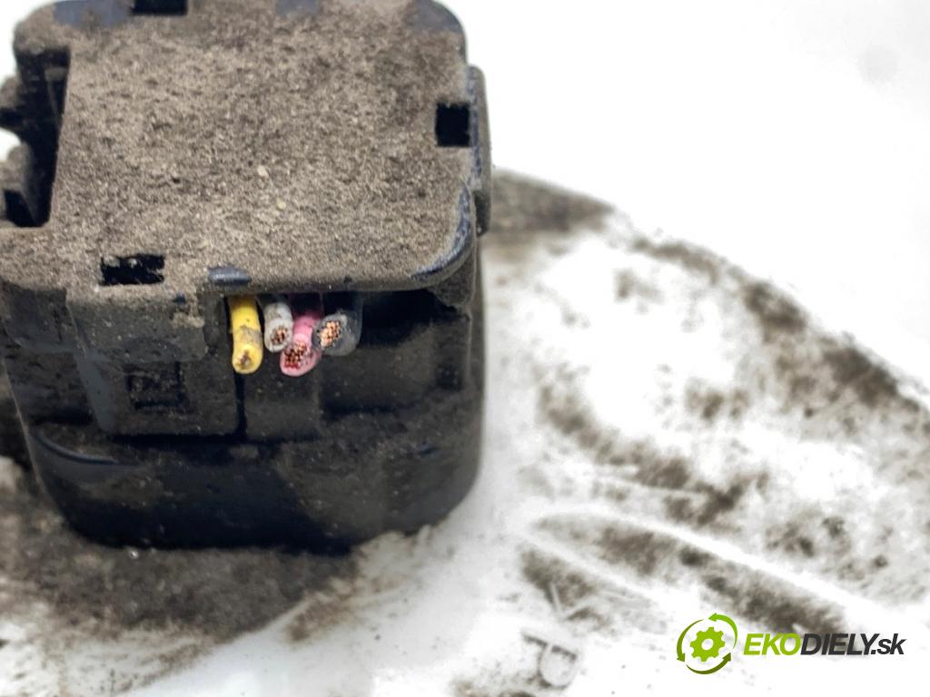 SUZUKI IGNIS III liftback 2017 66 kW 1.2 (ATK412) 1242 Pumpa paliva 15100-81P00