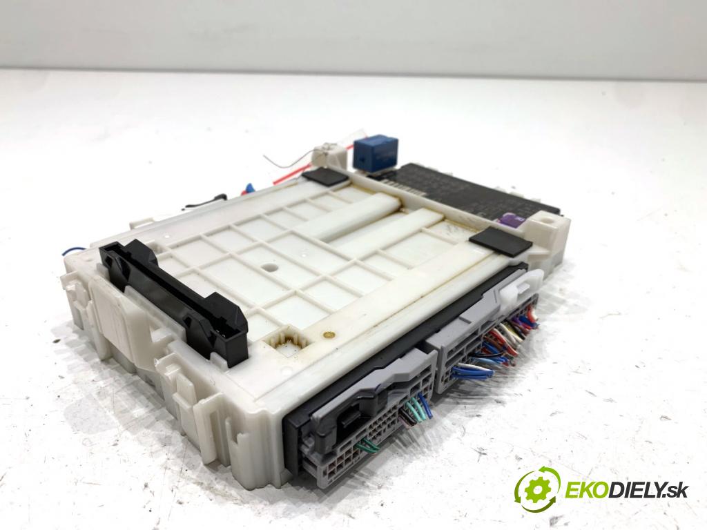 SUZUKI IGNIS III liftback 2017 66 kW 1.2 (ATK412) 1242 modul BSI  (Pojistková skříňka)