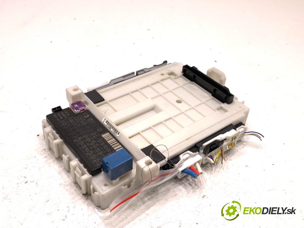 SUZUKI IGNIS III liftback 2017 66 kW 1.2 (ATK412) 1242 modul BSI  (Pojistková skříňka)