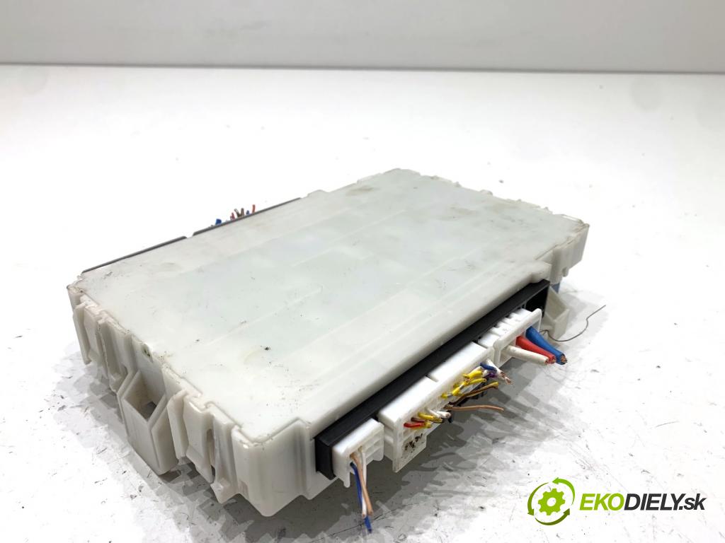 SUZUKI IGNIS III liftback 2017 66 kW 1.2 (ATK412) 1242 modul BSI  (Pojistková skříňka)