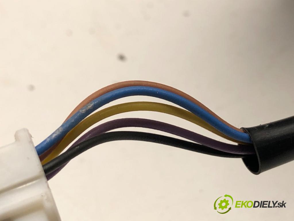 SUZUKI IGNIS III liftback 2017 66 kW 1.2 (ATK412) 1242 Spätné zrkadlo pravy