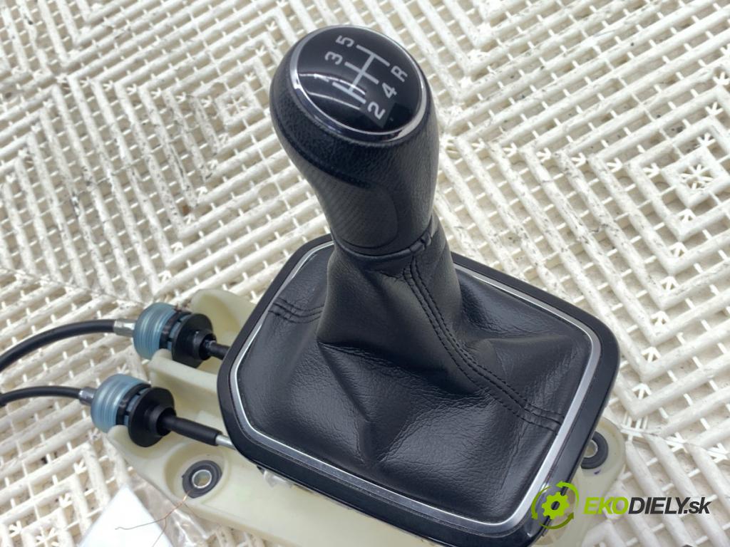 SUZUKI IGNIS III liftback 2017 66 kW 1.2 (ATK412) 1242 kulisa  (Řadicí páka (kulisa) )