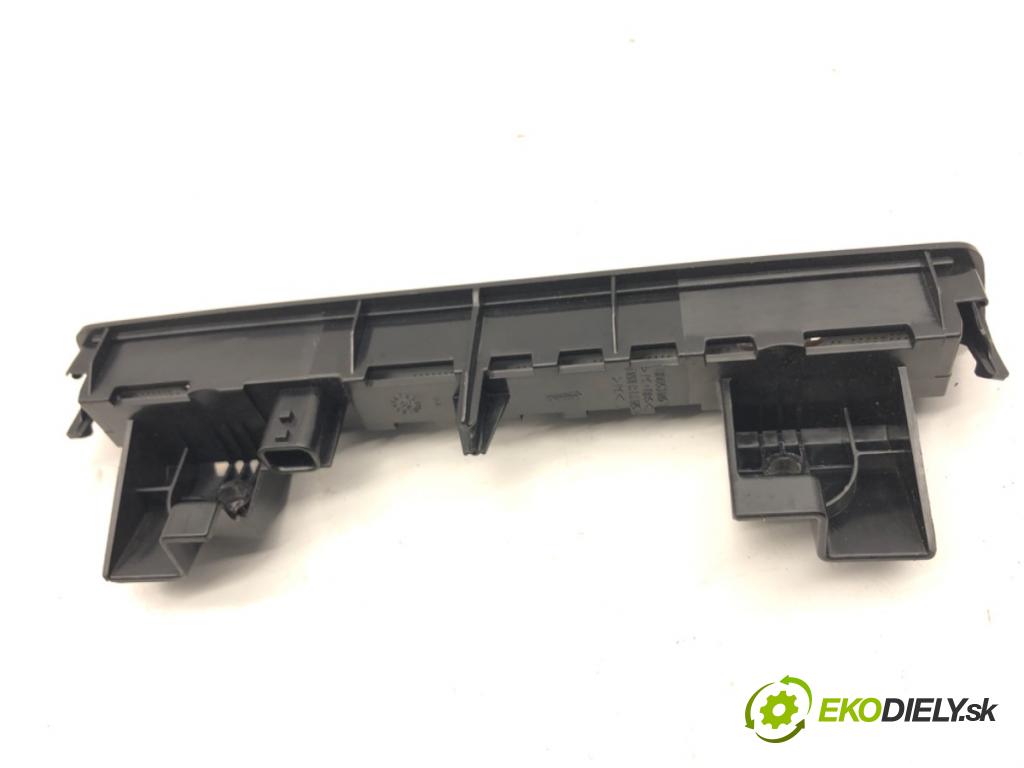 SUZUKI IGNIS III liftback 2017 66 kW 1.2 (ATK412) 1242 světlo brzdových světel 35820-62R11