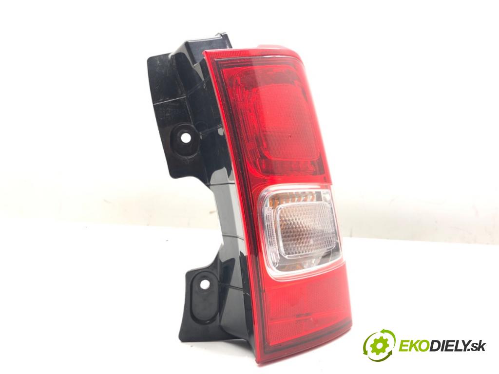 SUZUKI IGNIS III liftback 2017 66 kW 1.2 (ATK412) 1242 světlo pravý zadní část