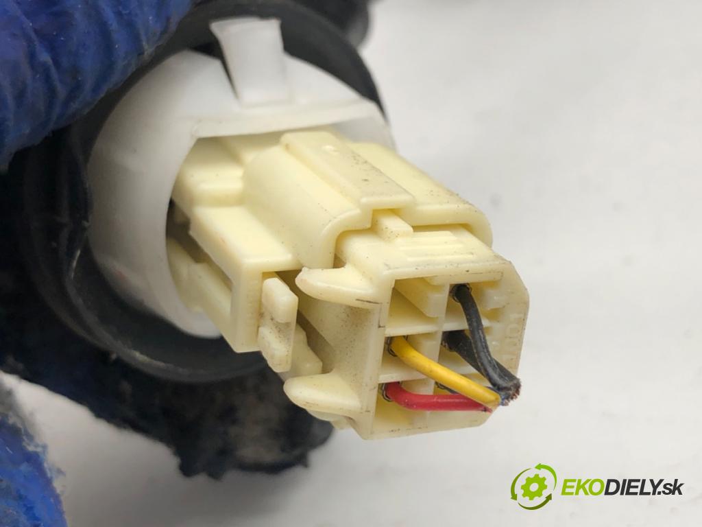 SUZUKI IGNIS III liftback 2017 66 kW 1.2 (ATK412) 1242 světlo pravý zadní část