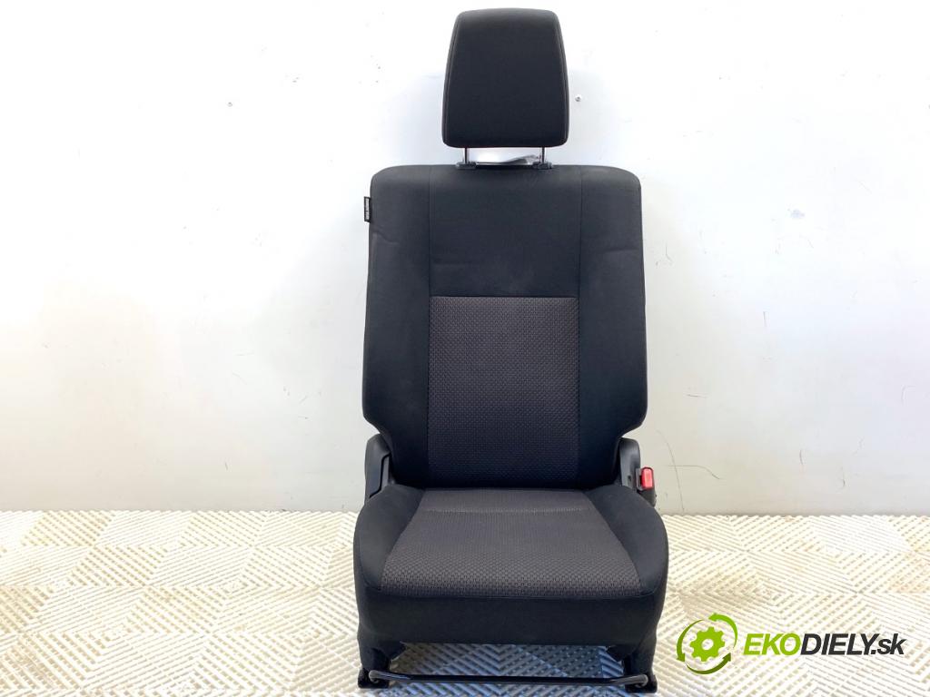 SUZUKI IGNIS III liftback 2017 66 kW 1.2 (ATK412) 1242 sedadlo pravý přední část 