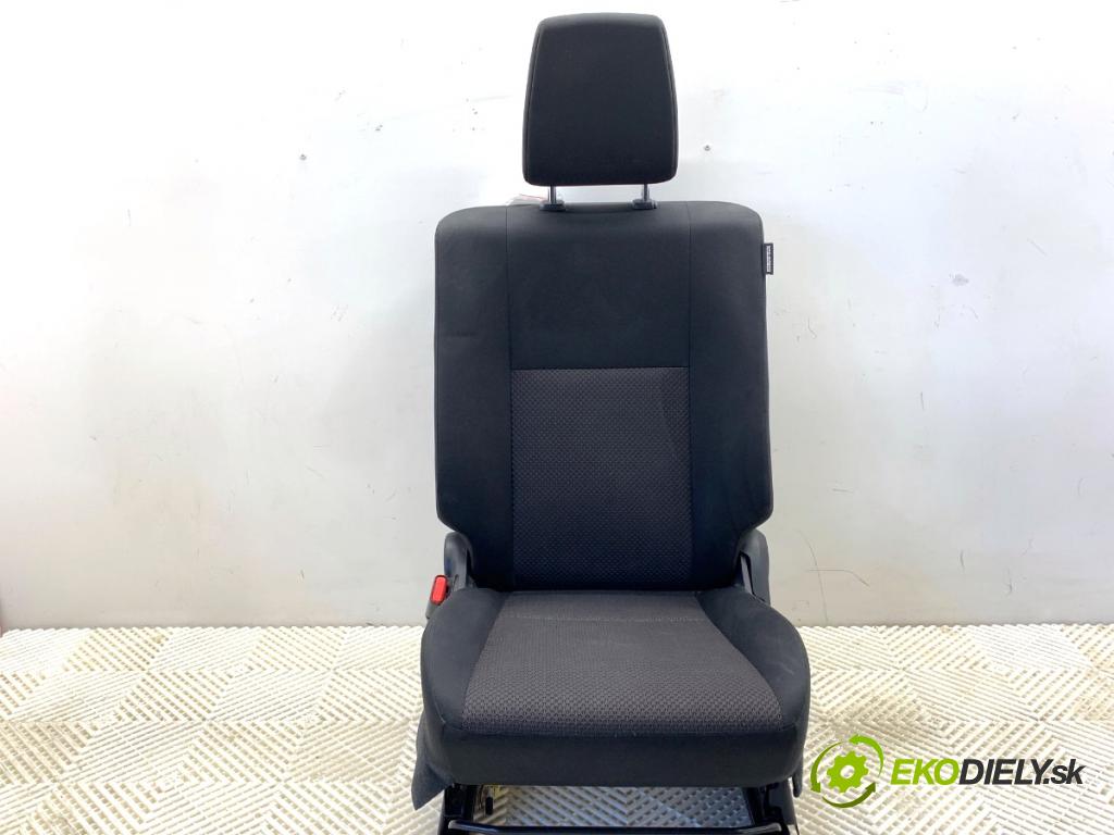 SUZUKI IGNIS III liftback 2017 66 kW 1.2 (ATK412) 1242 sedadlo levý přední část 