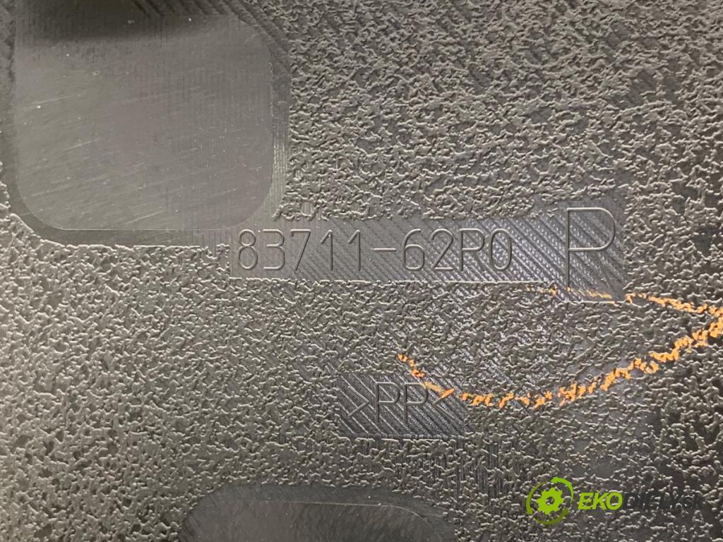 SUZUKI IGNIS III liftback 2017 66 kW 1.2 (ATK412) 1242 čalúnenie Dvere pravy predný