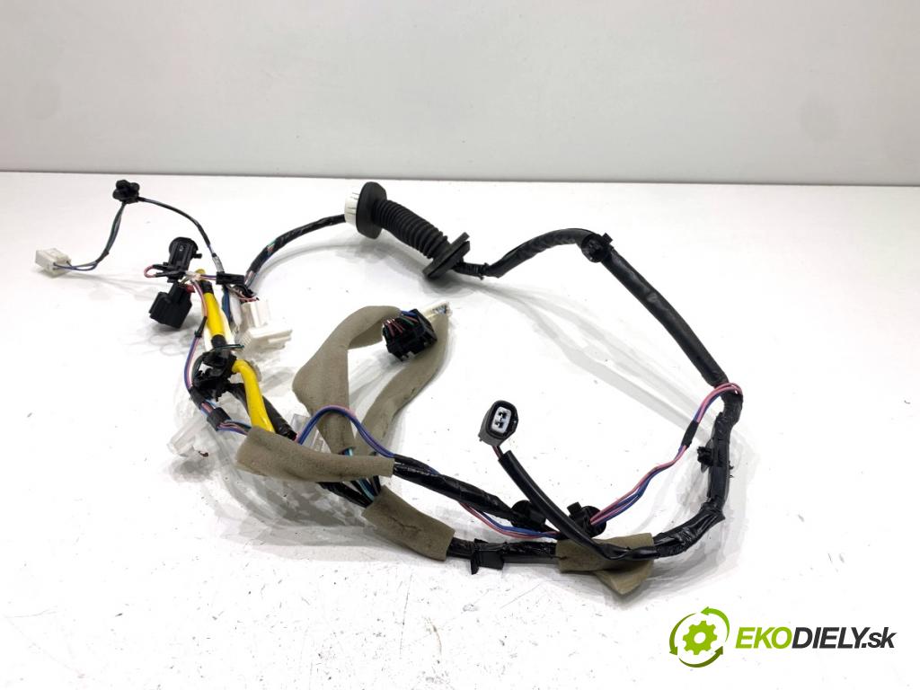 SUZUKI IGNIS III liftback 2017 66 kW 1.2 (ATK412) 1242 Káblovačka Dvere predný ľavy