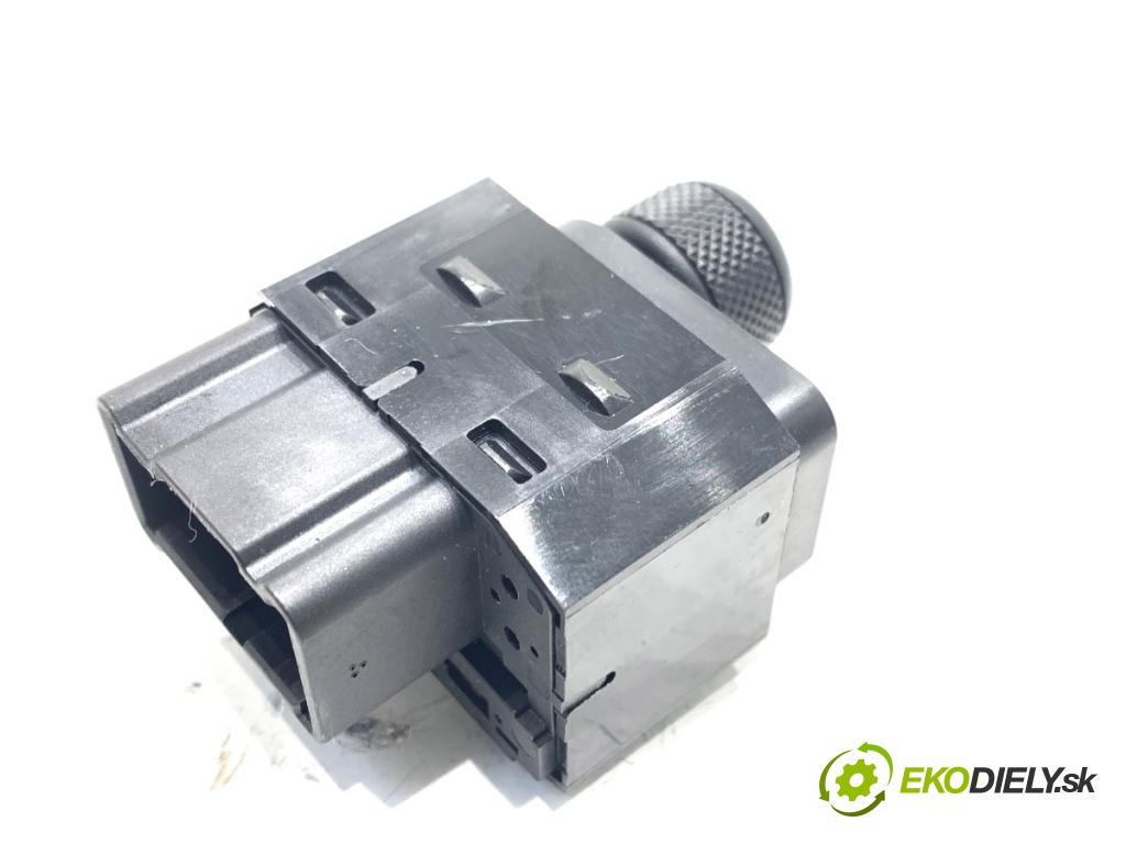 SUZUKI IGNIS III liftback 2017 66 kW 1.2 (ATK412) 1242 přepínač nastavení zpětných zrcátek  (Páčky pod volantem)